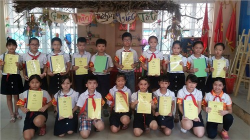 Trường Tiểu Học Lý Thường Kiệt - quận Long Biên ra mắt Đội sao đỏ năm học 2017 - 2018